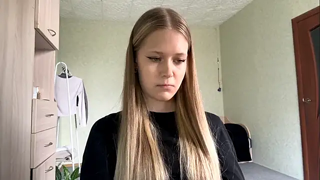 ZaidaSchwarten's Live XXX Chat