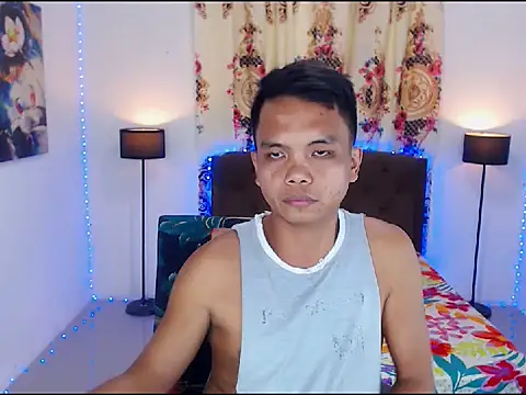 IANhARDfUcker Chat XXX in diretta