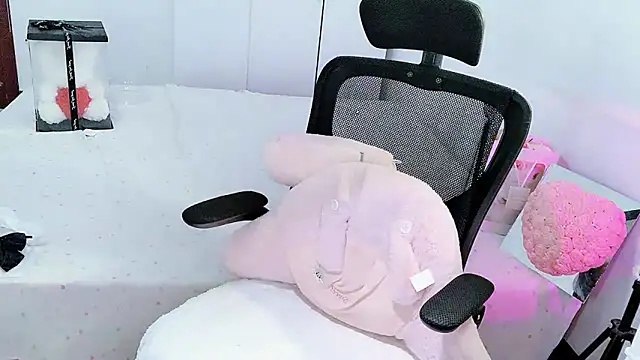 Annnnqi-77 Webcam-Show