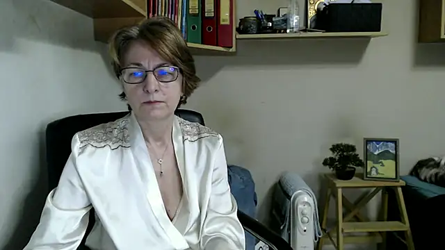 Chat +18 de katemodel ao vivo