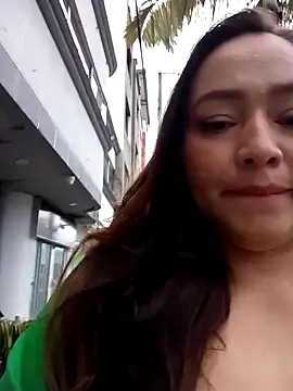 SabrinaVantress' Live XXX Chat