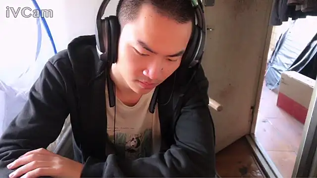 Онлайн чат XXX dyjdddttj