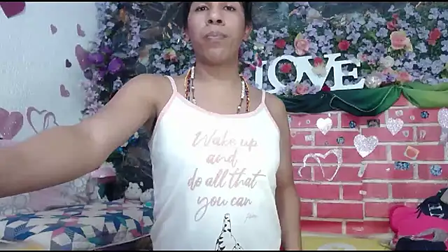 Pokazy przed kamerką – DesireDirtyTS__