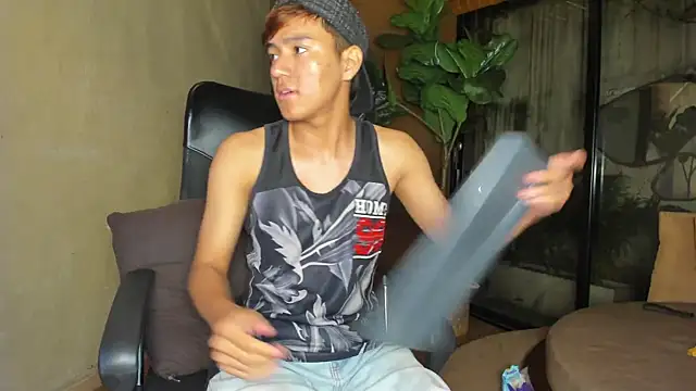 isaac_grimmn Webbikameraesitys