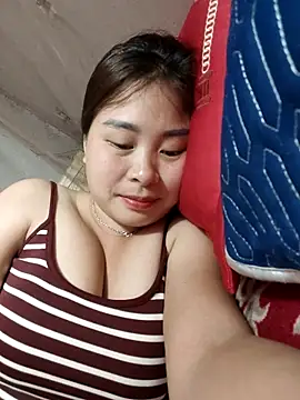 XXX chat uživo modela LoveShae_XYX