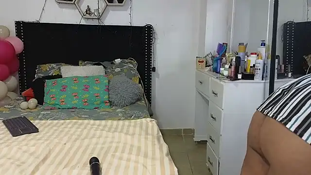 charlotte_077's Live XXX Chat