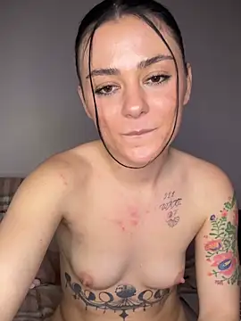 alwayshornyvivi – Naživo XXX chat