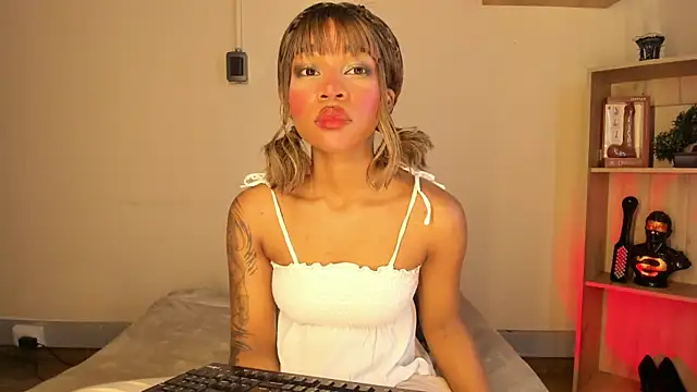 Tylla__ Live XXX Chat