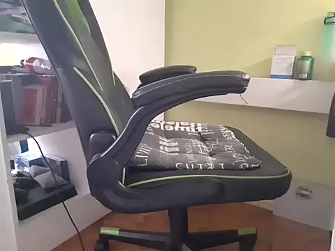 feathersify Chat XXX in diretta