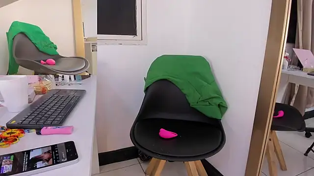 แชท XXX สดของ SabrinaVantress