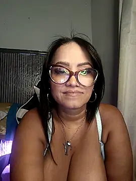 Chat XXX en directo de Yameil