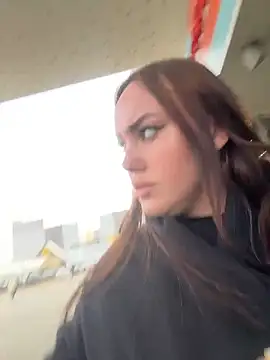 Chat XXX en directo de KiraSunshine