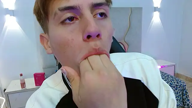 Онлайн чат XXX EVAN_TAY