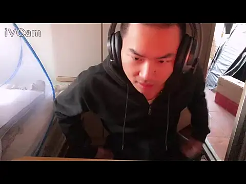 Pokazy przed kamerką – dyjdddttj