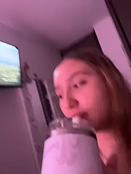 MoraInFire Adlı Modelin Canlı XXX Sohbeti