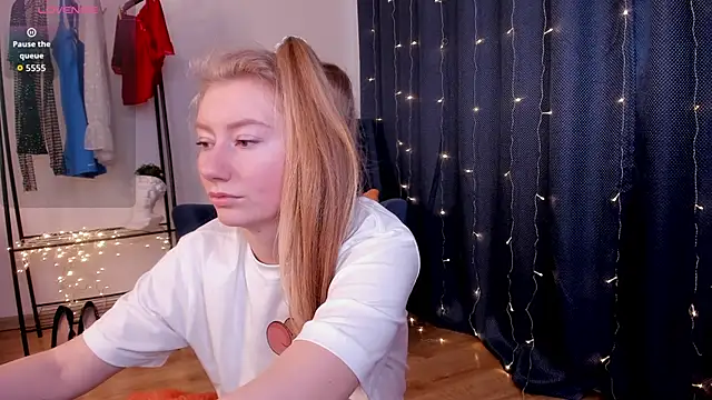 Rachel_Rut élő XXX-chatje