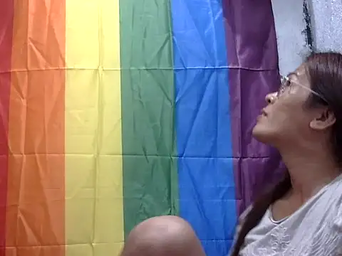 juicycum069 Adlı Modelin Canlı XXX Sohbeti