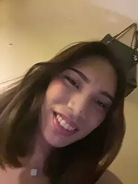 Show modela SideChick_Bunny na web-kameri