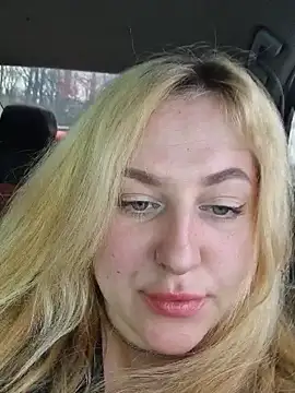 LianaJu's Live XXX Chat