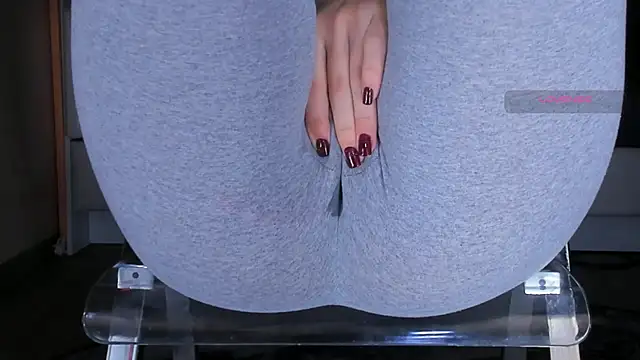 Cameltoe_squirt_inPants' Live XXX Chat