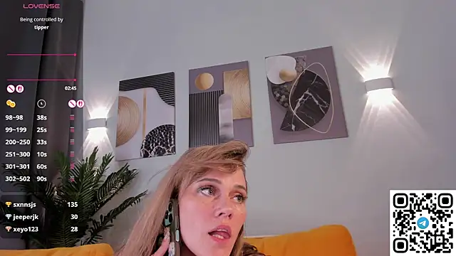 Онлайн чат XXX agatha_roose