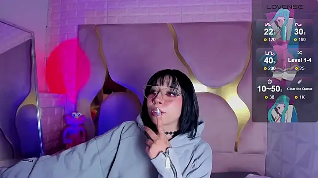 NaniiSisy's Live XXX Chat