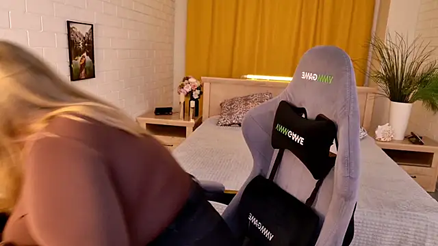 SladaDell's Live XXX Chat