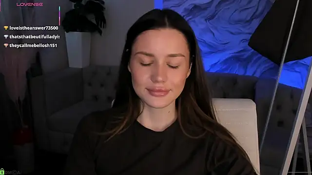 Chat +18 de Aria_Mila ao vivo