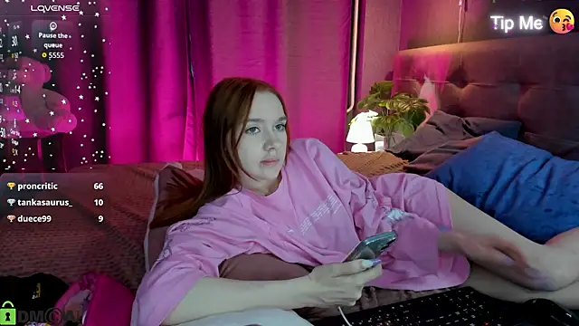 Lesi_Moonie01 Adlı Modelin Canlı XXX Sohbeti