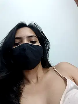 PUNAM456 Adlı Modelin Canlı XXX Sohbeti