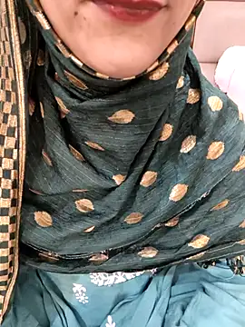 Indian-Aleena Chat XXX in diretta