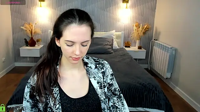 Chat +18 de elise_robbie ao vivo