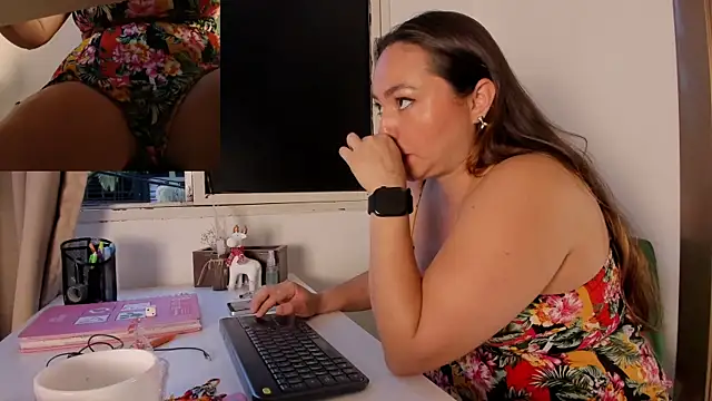 SabrinaVantress Chat XXX in diretta