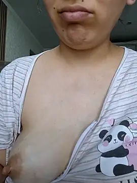 Emi_hot1n Live XXX chat