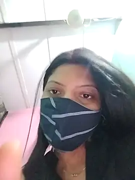 Hotty-DivyaのライブXXXチャット