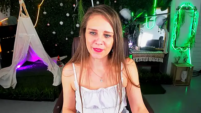 EmiliaBedyのライブXXXチャット