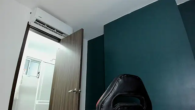 Harrishairy webkamerás műsora