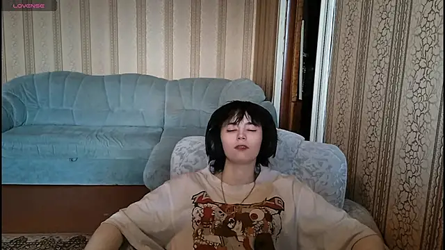 Show modela ShaynaLinley na web-kameri