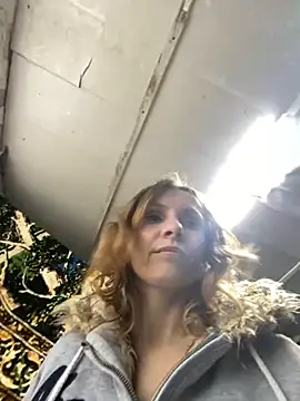 Chat +18 de Anita-Smith ao vivo