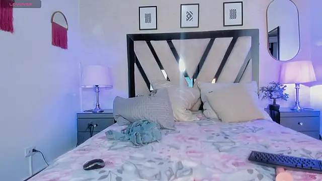 Violettaa_Stone's Live XXX Chat