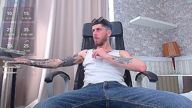 Živý XXX chat JonahShaw