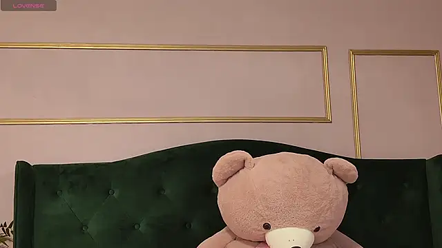 KirraWhite's Webcam Show