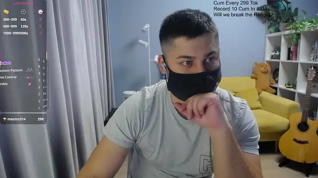 Tomguys élő XXX-chatje