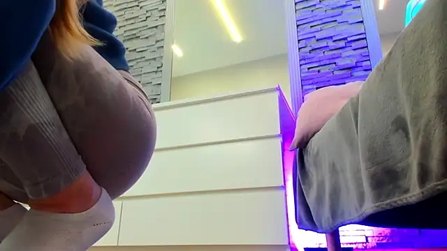 Reina_CummingsのライブXXXチャット