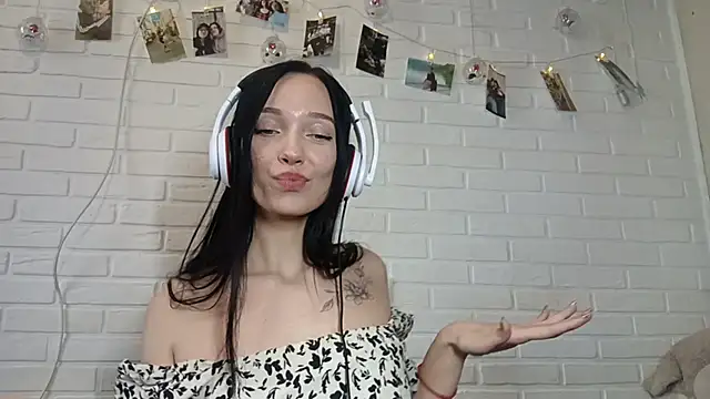 VanettaHartong Adlı Modelin Canlı XXX Sohbeti