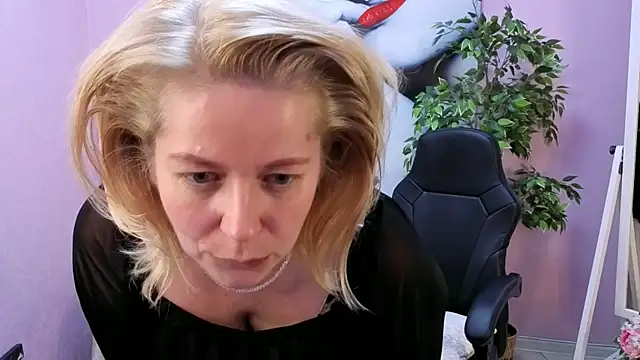 Lorabigass' Live XXX Chat