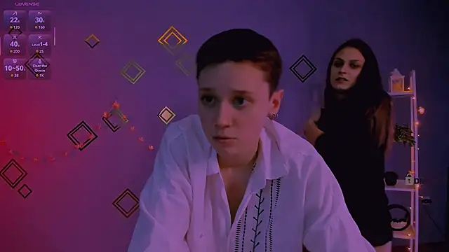 clery_abyss: διαδικτυακό σόου στην κάμερα