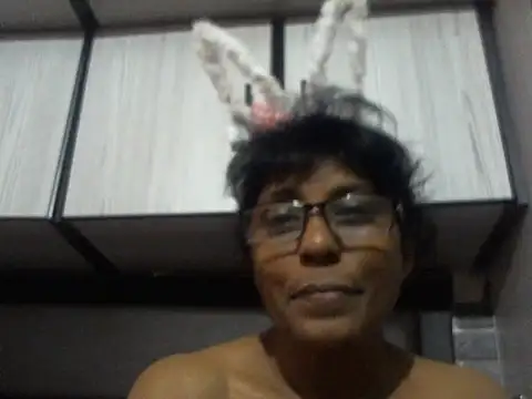 Pokazy przed kamerką – MsAttitude