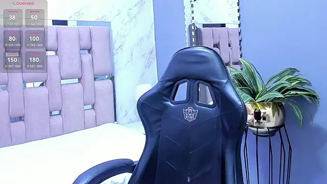 Chat +18 de ZaraWilde ao vivo