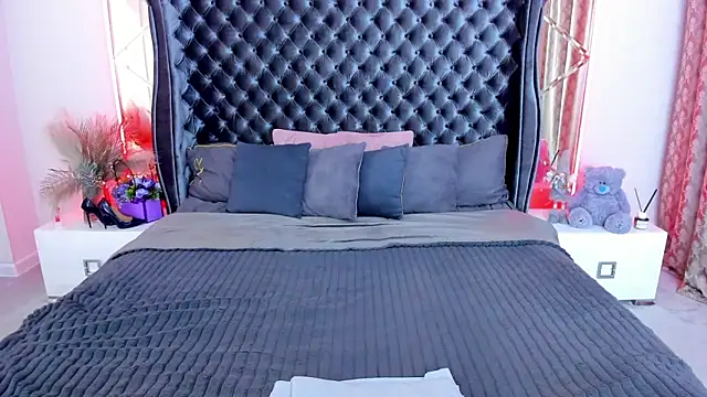 Rebecca_Diamond élő XXX-chatje